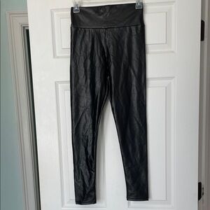 Black Faix Leather High-Waisted Leggings XS